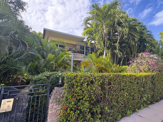 1446 Lenox Condo photo 3